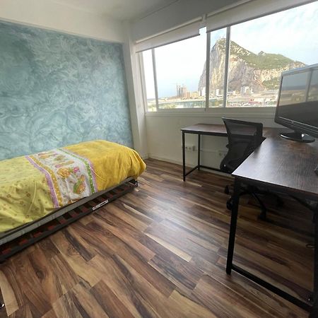 Closest Room To Gibraltar Border La Linea de la Concepcion Exterior photo